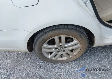 2014 Volkswagen Jetta Sportwagen 2.0L Tdi from USA, damaged, VIN 3VWPL7AJ0EM618670